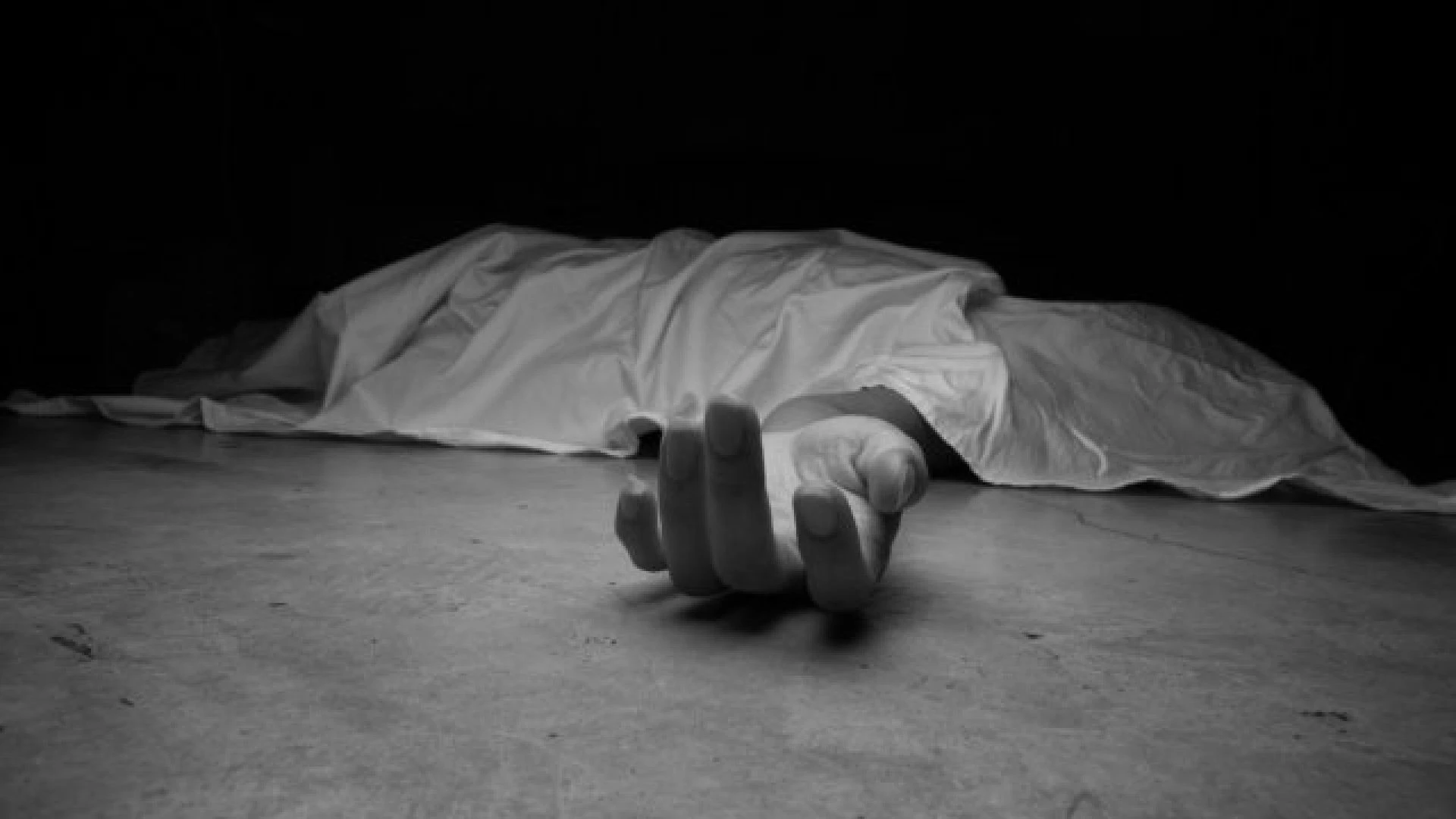ΕΚΤΑΚΤΟ: Νεκρή σε «λίμνη αίματος» εντοπίστηκε γυναίκα στην Βούλα